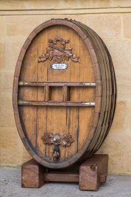 An oak barrel