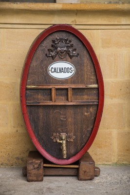 An oak barrel